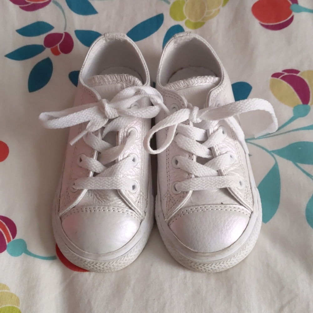 Toddler Leather Converse